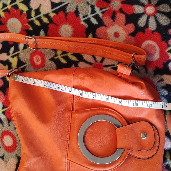 Retro Orange and Silver Vegan Leather Large Slouch Convertable Shoulder Bag - Picture 11 of 11